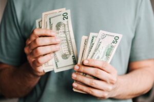 Giá vàng xăng dầu tỉ giá USD hôm nay